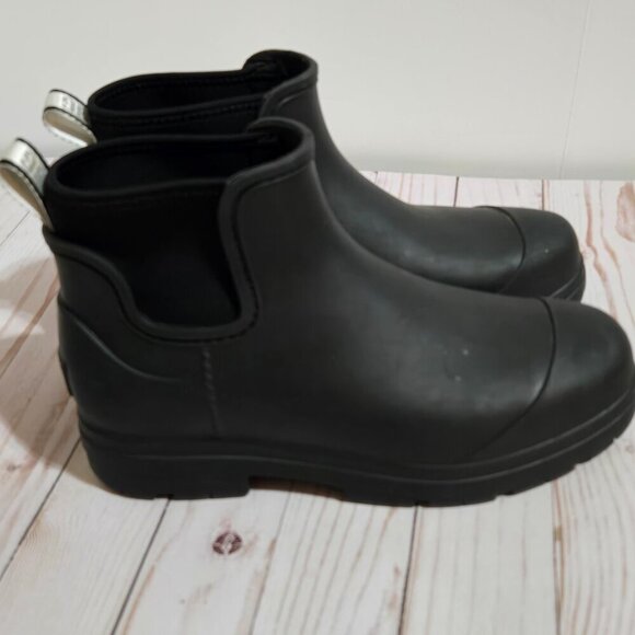 UGG Women's Droplet Rain Boot In Black Color Size 9 - Picture 6 of 9